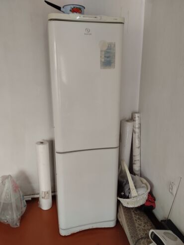 Холодильник Indesit, Б/у, Двухкамерный, No frost, 50 * 200 * 60