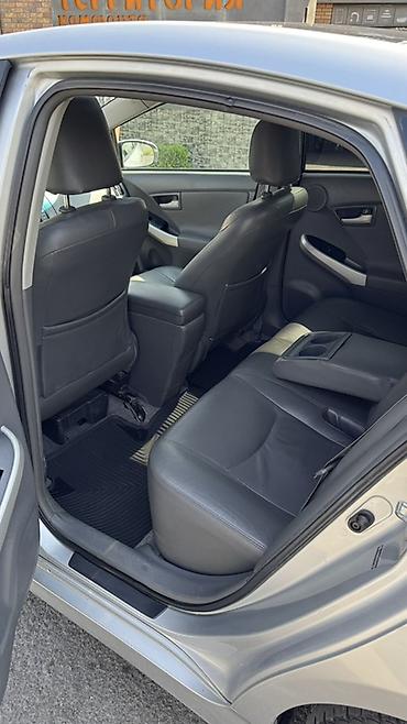 Toyota: Toyota Prius: 2011 г., Гибрид, Хэтчбэк — 8