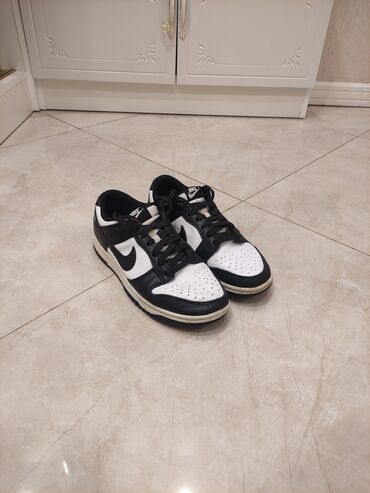 azerbaycan nike fiyatları: Nike dunk low.Tezesinin qiyməti 115$ dır.Ünvan köhne terlan şadlıq