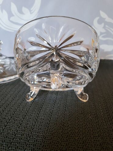 Kuhinjski setovi: Kristalna nova bombonijera Zajecar 70te. Bombonijera,kristal sa 3 — 13