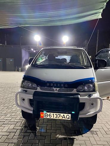 дверцы: Mitsubishi Space Gear: 1994 г., 2.4 л, Автомат, Бензин, Минивэн — 8