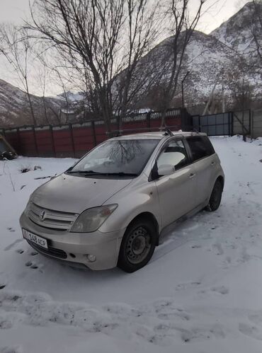 Toyota: Toyota ist: 2002 г., 1.5 л, Автомат, Бензин, Хэтчбэк