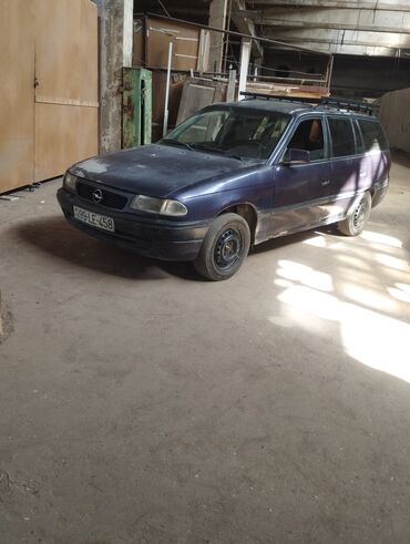 продажа бу авто в азербайджане: Opel Astra: 1.6 l | 1994 il Sedan