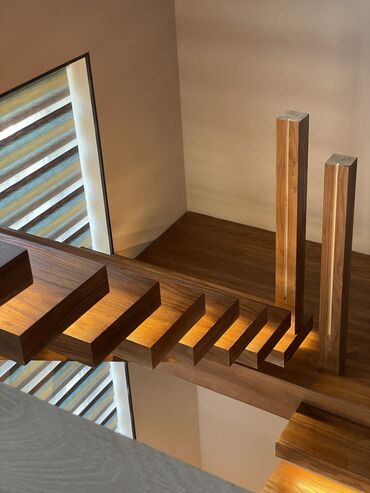 Лестницы: Наша компания изготавливает конструкции любой сложности: от самых