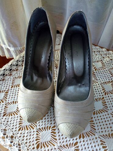 polovne zenske cizme 41 broj: Pumps, 38