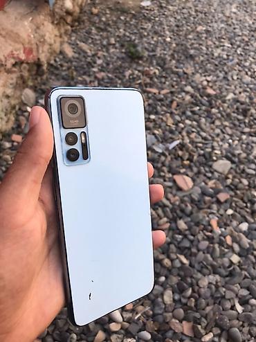 Smartfon – üçlü arxa kamera modulu və 50 MP əsas kamera