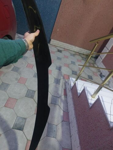 niva 4 qapi: Spoyler, Plastik