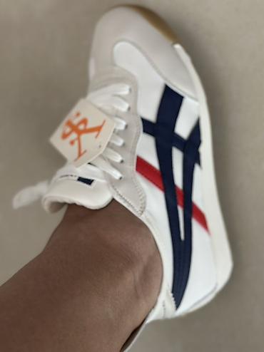 кызыл кия кыз: Кроссовки в ретро-стиле Onitsuka Tiger Mexico 66 (бело-синие с красной — 2