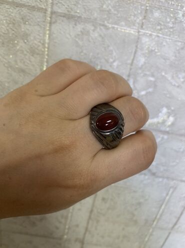 sade qizil sirqalar: Üzük, Gümüş, Əqiq