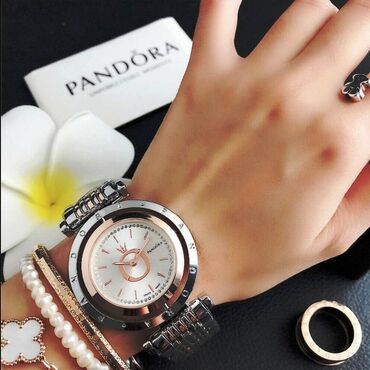 kom sa etiketom: 2023 Prelep kao Pandora Stil ženski sat RGRK NOVO Prelep luksuzni