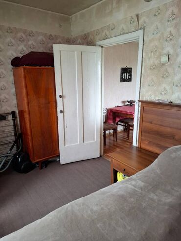 Köhnə tikili: 📍 Ünvan: İzmir prospekti 43 🏢 Köhne tikili bina (Xuruşovka — 11