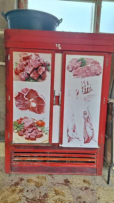 İki qapılı ət vitrini/soyuducu şkaf - Rəng: qırmızı korpus, üzərində lalafo.az -da İki qapılı ət vitrini/soyuducu şkaf - Rəng: qırmızı korpus, üzərində