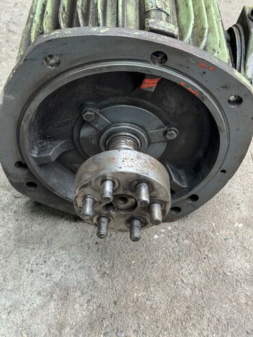 Запчасти и аксессуары для бытовой техники: Продаю Двигателя 3 фазный Асенхроный 4. КВ 1500 оборотов 5 кВ 1500 — 11