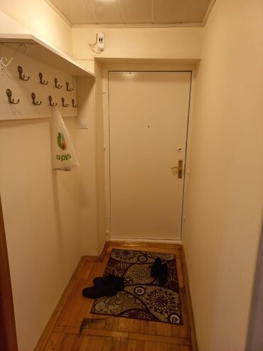 Uzunmüddətli kirayə mənzillər: Neftçilər Məlhəm Hospitalın yanı. kohnə tikili 5 mərtəbənin 2-ci — 10