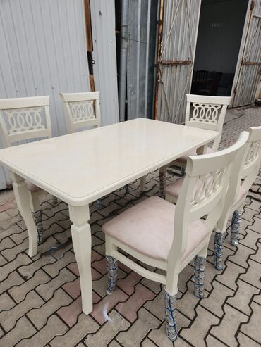 Мебель: Комплект стол и стулья Для кафе, ресторанов, Новый