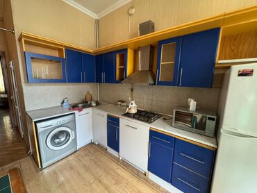 Mətbəx mebeli: Mətbəx mebeli satılır 170₼. Ölçü bəlli deyil. Üzərində heçnə