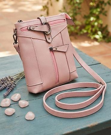 moma torbe: Kompaktna ženska crossbody torba – puder roze - Materijal: mekana — 1