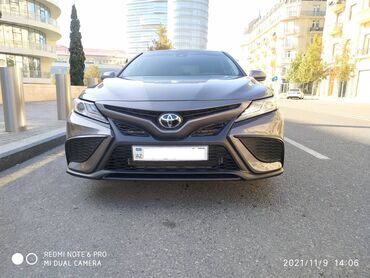 Toyota Camry: 2.5 л | 2021 г. Седан