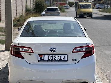 byd e2 2024: Toyota Camry: 2013 г., 2.5 л, Автомат, Гибрид, Седан — 6