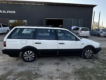 8 местный: Volkswagen Passat: 1992 г., 1.8 л, Механика, Бензин, Универсал — 6