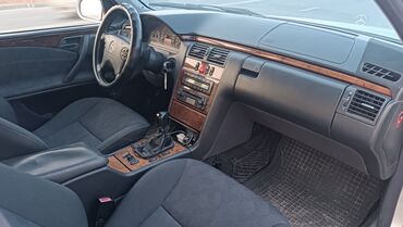 Mercedes-Benz: Mercedes-Benz E-Class: 2000 г., 2 л, Механика, Бензин, Седан — 3