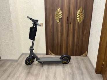 electro scooter: Skuter ela veziyetdedir heç bir problemi yoxdur arxa tekeri