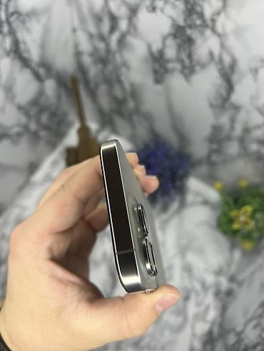 Apple iPhone: IPhone 16 Pro, Natural Titanium — 8