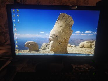 masaustu komputer: Monitor və prosessor.Formata ehtiyac var.Qiymətdə razılaşa