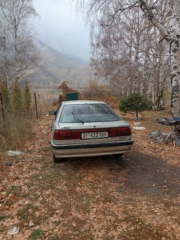 Mazda: Mazda 626: 1990 г., Механика, Седан — 2