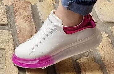 Women's Sneakers and athletic shoes: 41 — 10