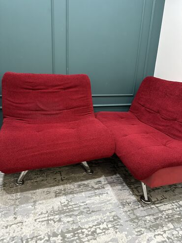 мебель в кара балте: Диван-кровать, цвет - Красный, Б/у