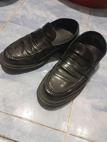 Qadın ayaqqabıları: Klassik kişi loafer ayaqqabıları ve sampunlar - Rəng: qara - Model — 1