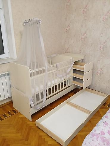 Beşiklər: Oğlan və qız üçün, İşlənmiş, Dördbucaq, Beşik, Matras ilə, Yellənmə mexanizmi ilə — 6