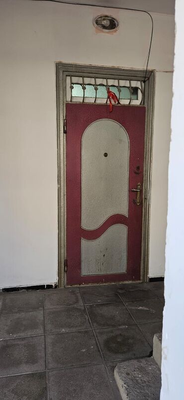 Bunker qapıları: Mənzil üçün İşlənmiş Giriş qapısı 90x230 sm Glazok ilə, Ünvandan götürmə