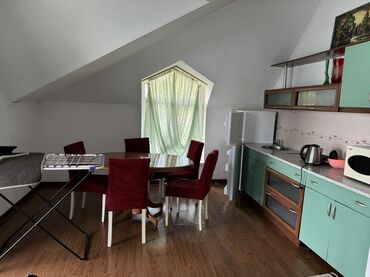 Продажа домов: Коттедж, 280 м², 8 комнат, Собственник — 7