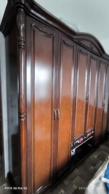 bugatti chiron: Спальный гарнитур, Б/у, Двуспальная кровать, Дерево, цвет - Коричневый — 1
