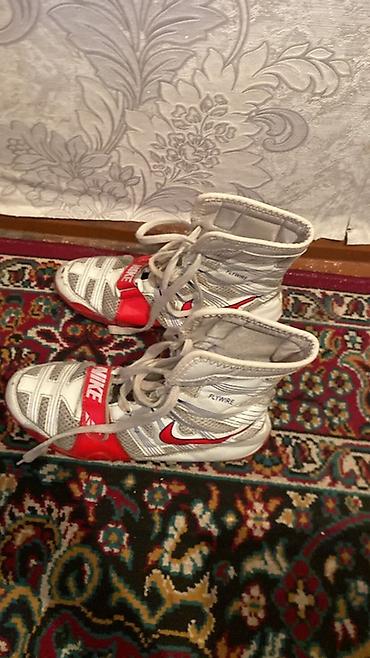 Высокие боксерские кроссовки/ботинки Nike. - Цвет: белый/серый с