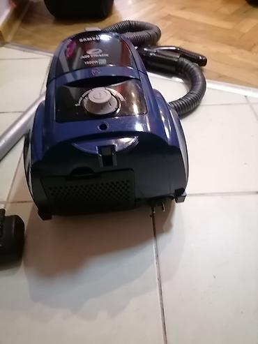 fiksna: Usisivač SAMSUNG do 1800w bez kese ispravan. Dobar 
 Mirjevo — 4