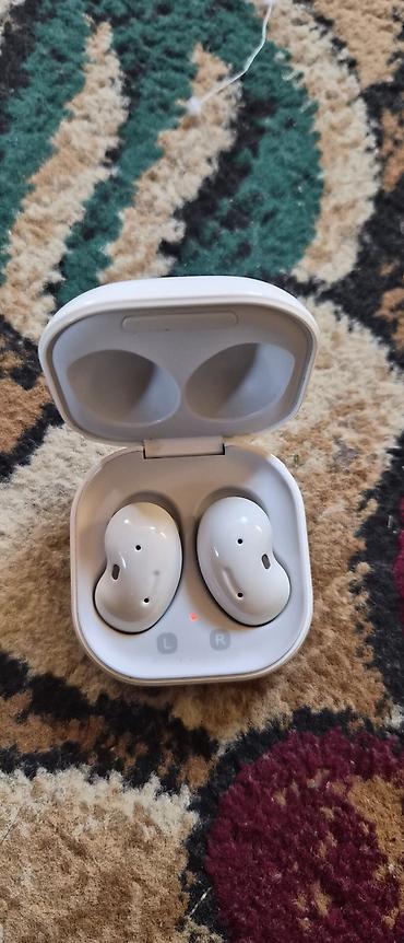 samsung buds pro: Беспроводные наушники Samsung Galaxy Buds Live (белые) - Фирменный — 1