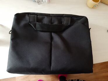 Чехлы и сумки для ноутбуков: Продаю сумку для 11,6 дюймового нетбука, ноутбука, ультра бука