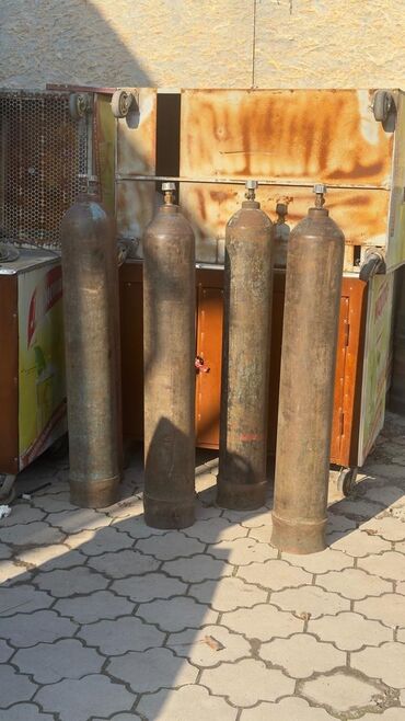 Другие товары для дома: Продаю большой баллон (40л) пустой для углекислого газа или кислорода