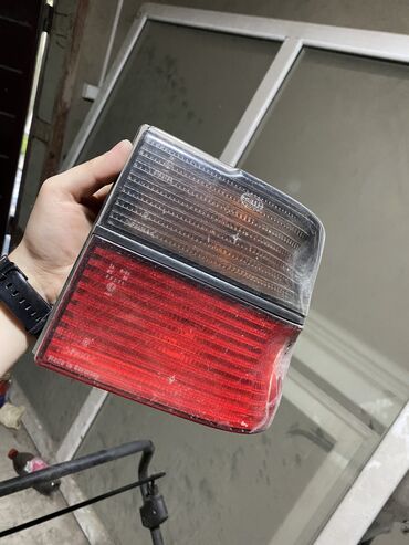 купить фары хелла блек на пассат б3: Задний правый плафон “hella black” с дефектом на фото видно венто