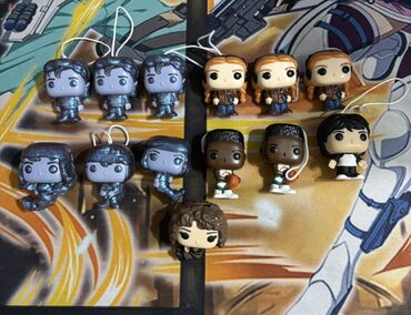 шахматная доска без фигур: ПРОДАЮ 1 шт по 100 сом ! Коллекция мини-фигурок Funko
