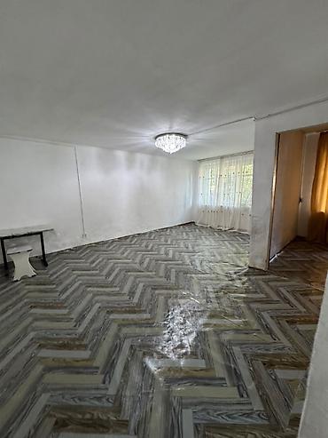 квадратный метр: Студия, 32 м², Хрущевка, 1 этаж, Требуется ремонт — 1