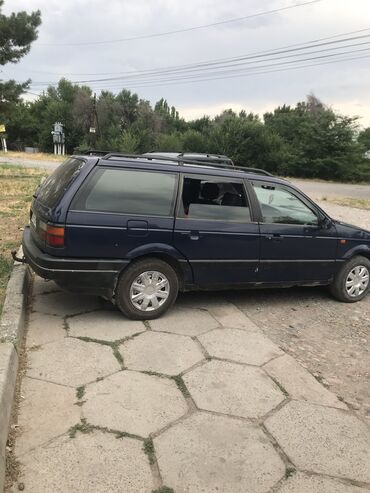 авто телешка: Volkswagen Passat: 1992 г., 1.8 л, Механика, Бензин, Универсал