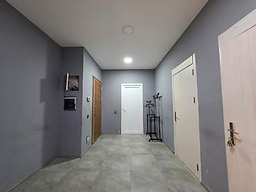 sultan ofis: Ağ Şəhərdə ofis icarəyə verilir Ünvan: Ağ Şəhər Sahə: 25 m² Qiymət — 10