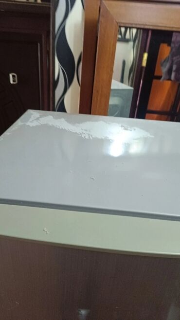 Soyuducular: Samsung iki qapılı soyuducu - Marka/model: Samsung (üst kamera — 4