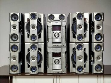 Динамики и колонки: Продаю недорого верхний SONY мощный 5 канальный музыкальный центр есть