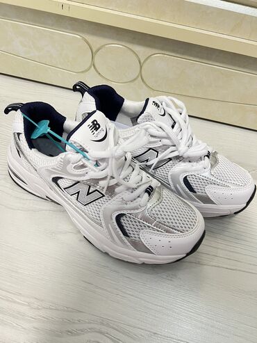 Айымдардын бут кийими: Кроссовкалар, 38, New Balance, Жаңы, Өзү алып кетүү, Акылуу жеткирүү