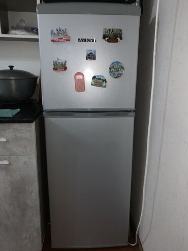 ветреный холодильник: Холодильник Avest, Б/у, Двухкамерный
